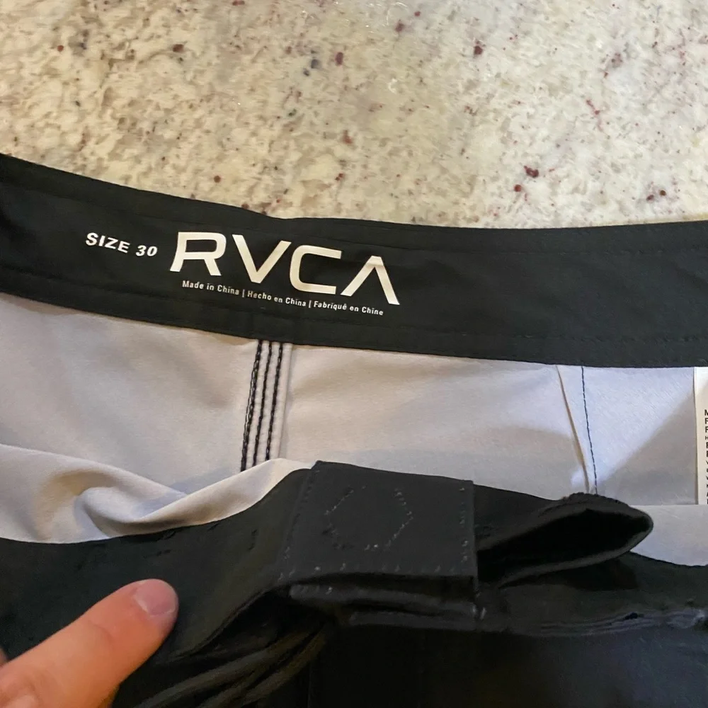 RVCA Mens Board Shorts Size 30‎ Black Tropical Floral Side Panel NEW
